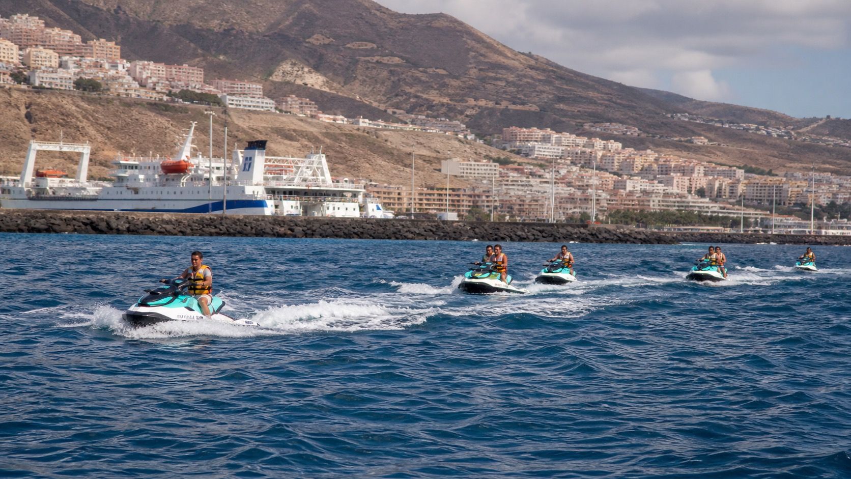 Motos de agua cerca de Los Cristianos en Tenerife